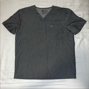 Men’s Figs Large Leon Two-Pocket Scrub Top
Color: Graphite